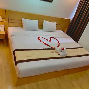 Nhat Linh & Hotel